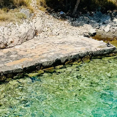 بيت للعطل Silent Bay Lucice *