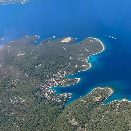 Silent Bay Lucice *